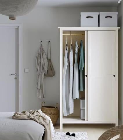 Te koop: IKEA Hemnes kledingkast met schuifdeuren