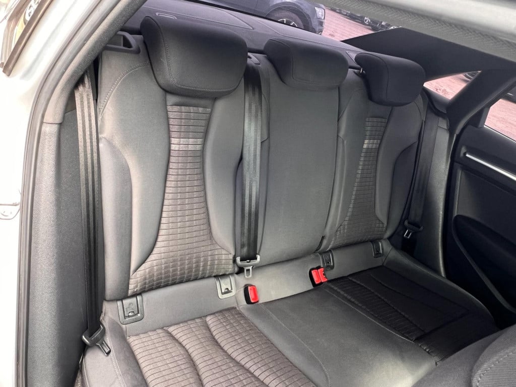 Audi A3 limousine 1.4 tfsi cod ambition pro line plus automaat, navi enz...