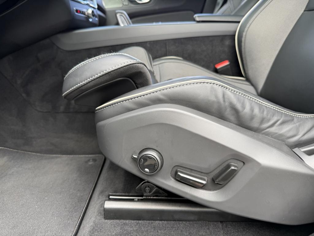 Volvo XC60 t8 455pk recharge r-design| panodak| adap.cruise| 360camera| hea