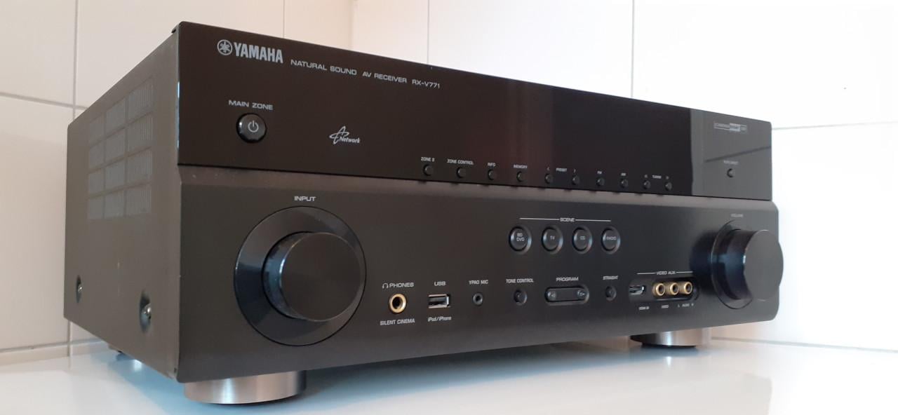 Yamaha RX-V771 Versterker