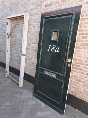 Hardhouten voordeur inclusief kozijn