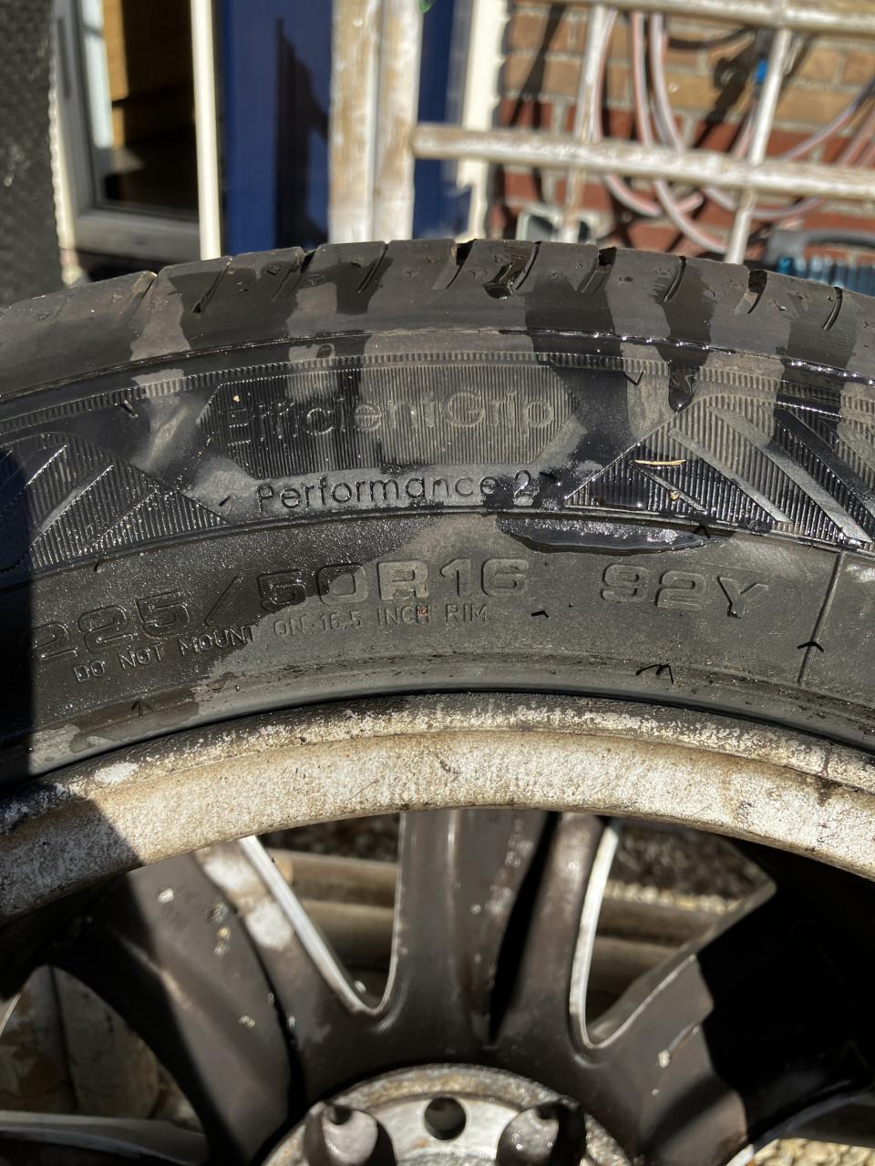 Te Koop : Set Originele Mercedes (w204) 16inch Velgen + banden