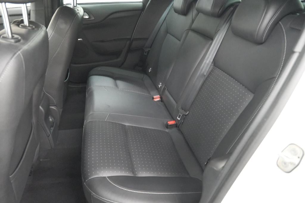 Ds Ds 4 puretech 130 performance line | camera | dodehoekdetectie | stoelma