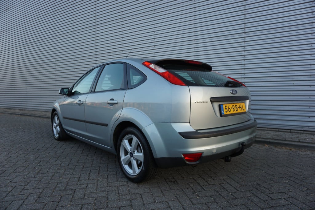 Ford Focus 1.6-16v first edition airco / elektr. ramen / lm velgen / trekha