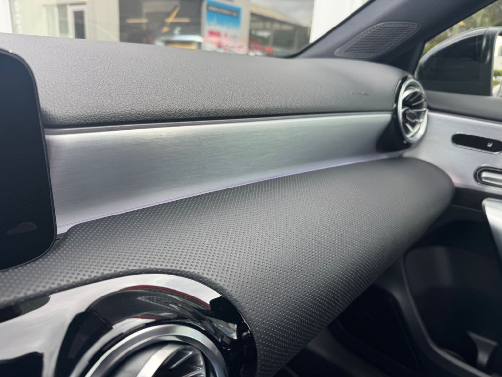 Mercedes-Benz A-Klasse 250 e business solution amg limited