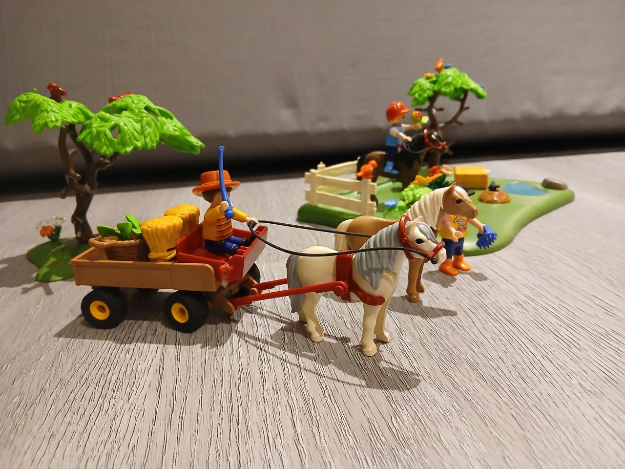 4 x playmobil: ponyweide paardenkoets verzorgpony 9 paarden!