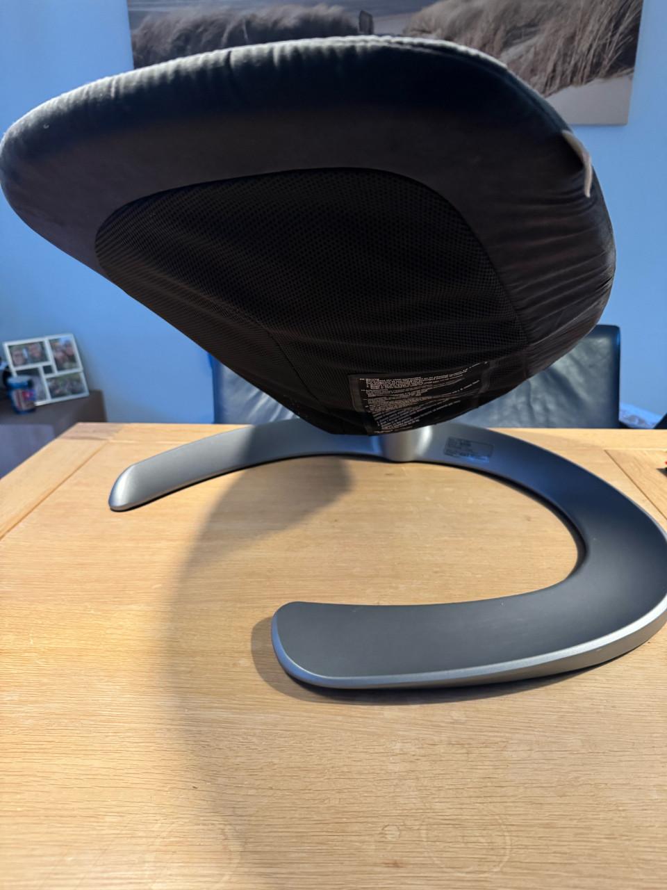 Zwarte Nuna Leaf Curv wipstoel