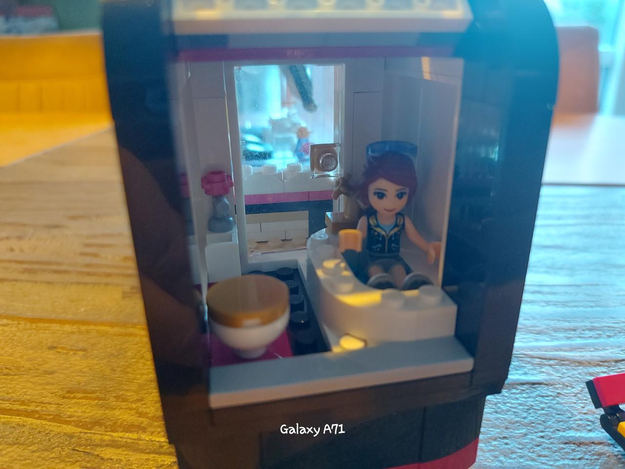 41106 Lego tourbus Livi popster