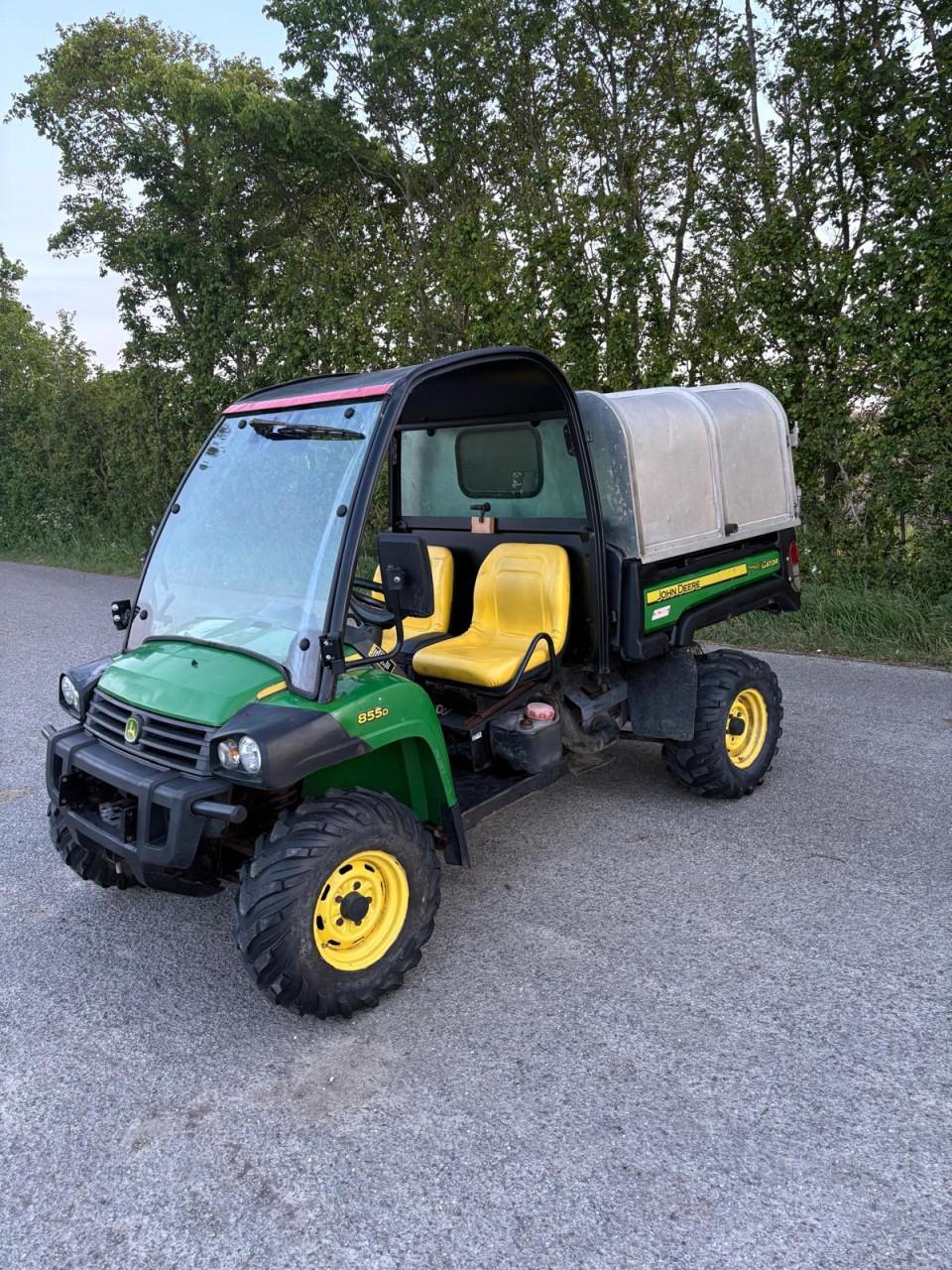 John Deere 855D Gator