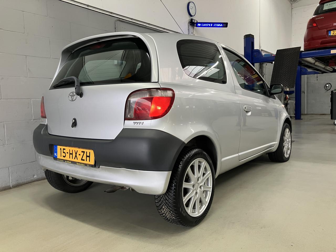 Toyota Yaris 1.0-16V VVT-1 Yorin