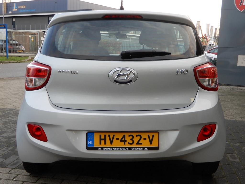 Hyundai I 10 1.0i i-motion comfort | cruise control | climate control |