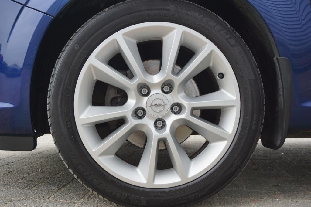 Opel Zafira 1.8 cosmo airco / cruise / elektr. ramen / parkeers. / trekhaak