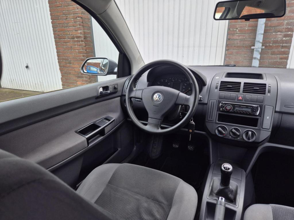 Volkswagen Polo 1.4-16v comfortline / cruisecontrol