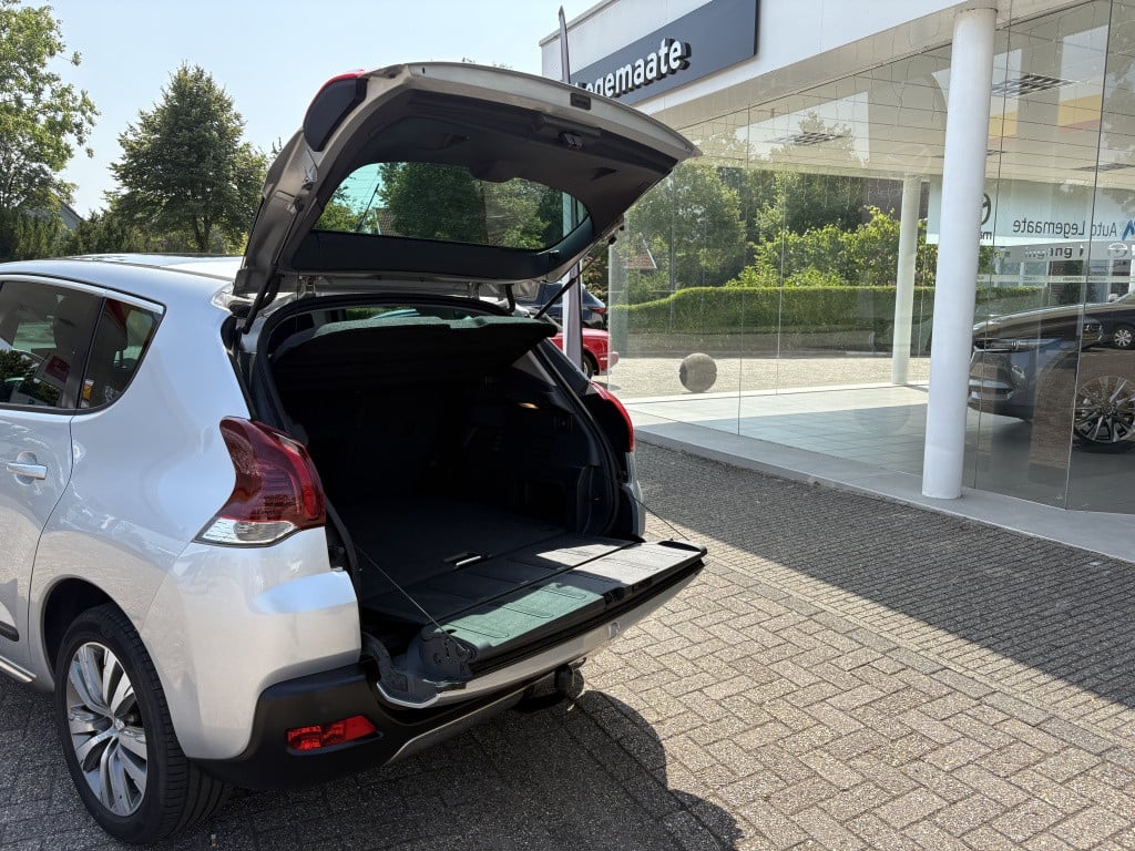 Peugeot 3008 1.2 puretech style trekhaak panorama dak