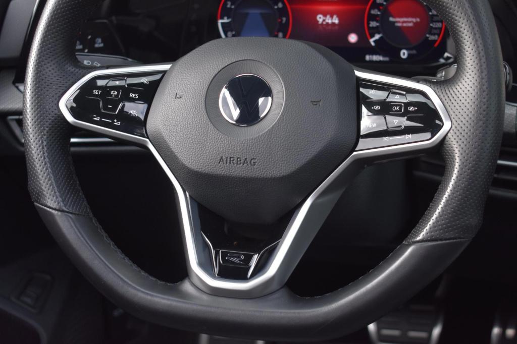 Volkswagen Golf variant 1.5 etsi r-line | maxton | iq-light | panoramadak |