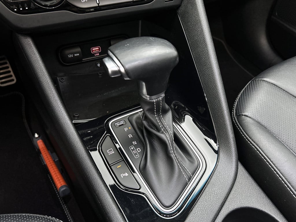 Kia Niro 1.6 gdi hybrid executiveline | leder | automaat | navigatie | sunr