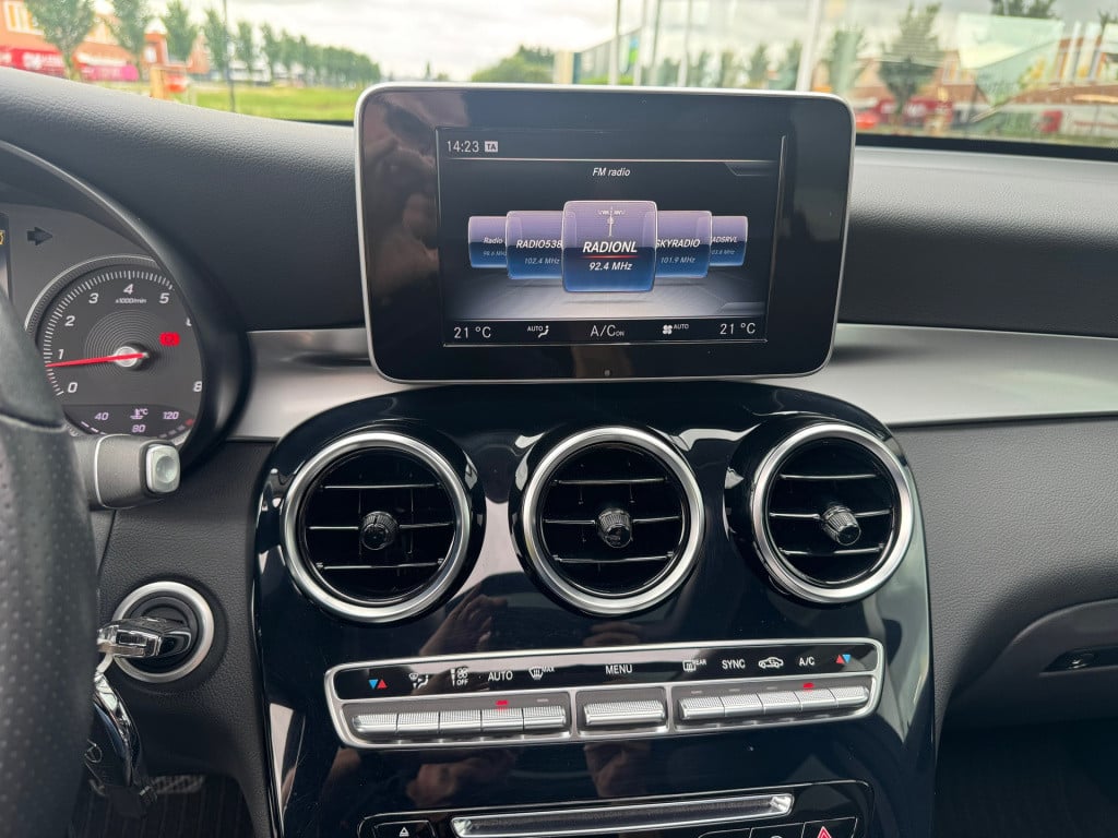 Mercedes-Benz Glc 250 4matic automaat , panorama dak , 51351 km