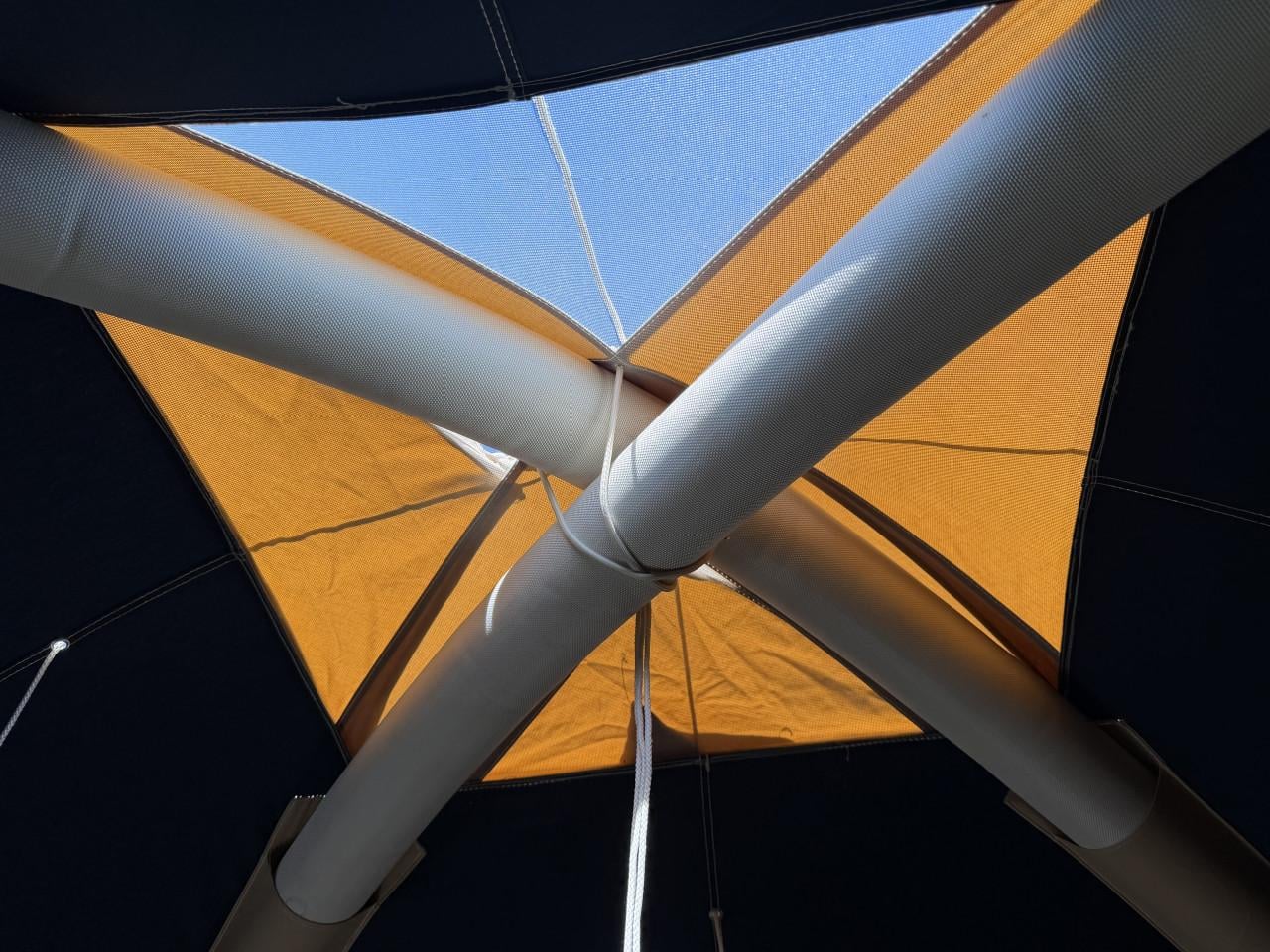 Karsten tent (3.80 x 3.80 m) in zeer goede staat