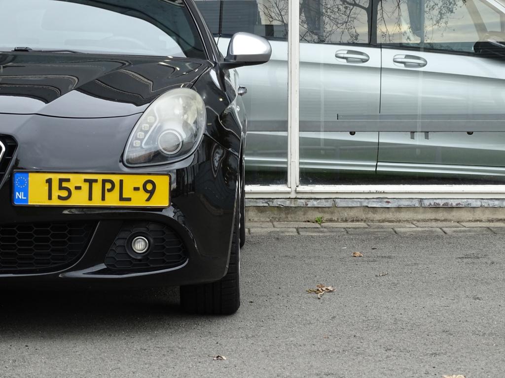 Alfa Romeo Giulietta 1.4 t distinctive 170pk automaat | bluetooth