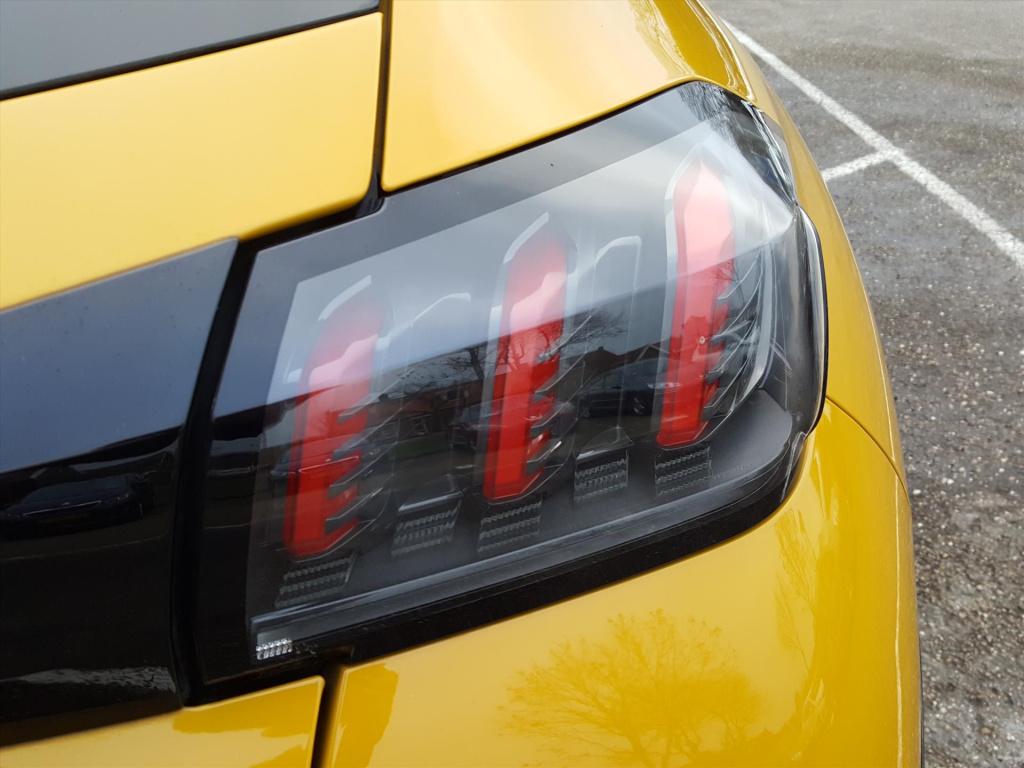 Peugeot 208 50kwh 136pk 3-fase allure pack apple carplay & android auto | 3