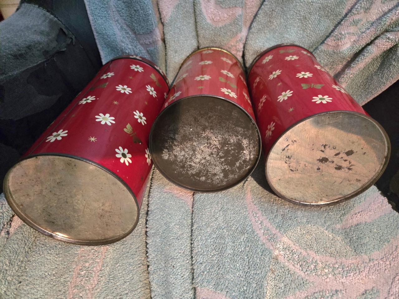 3 Stuks vintage, rood beschuitblik  ARK,22,5 cm hoog en Ø 10,5 cm