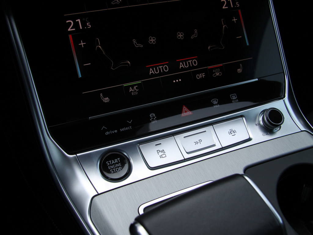 Audi A6 avant 55tfsi e hybrid 367pk quattro competition s-line | pano dak |