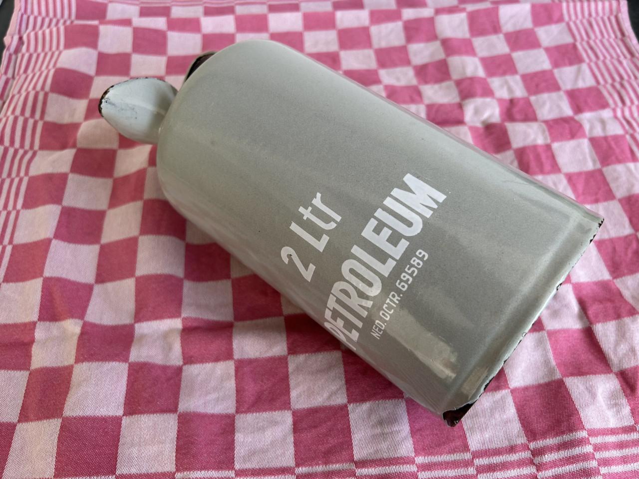 Emaille petroleumkan 2 ltr.