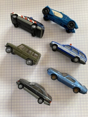 Mini auto’s 🚙 bv voor bij modelspoorbaan