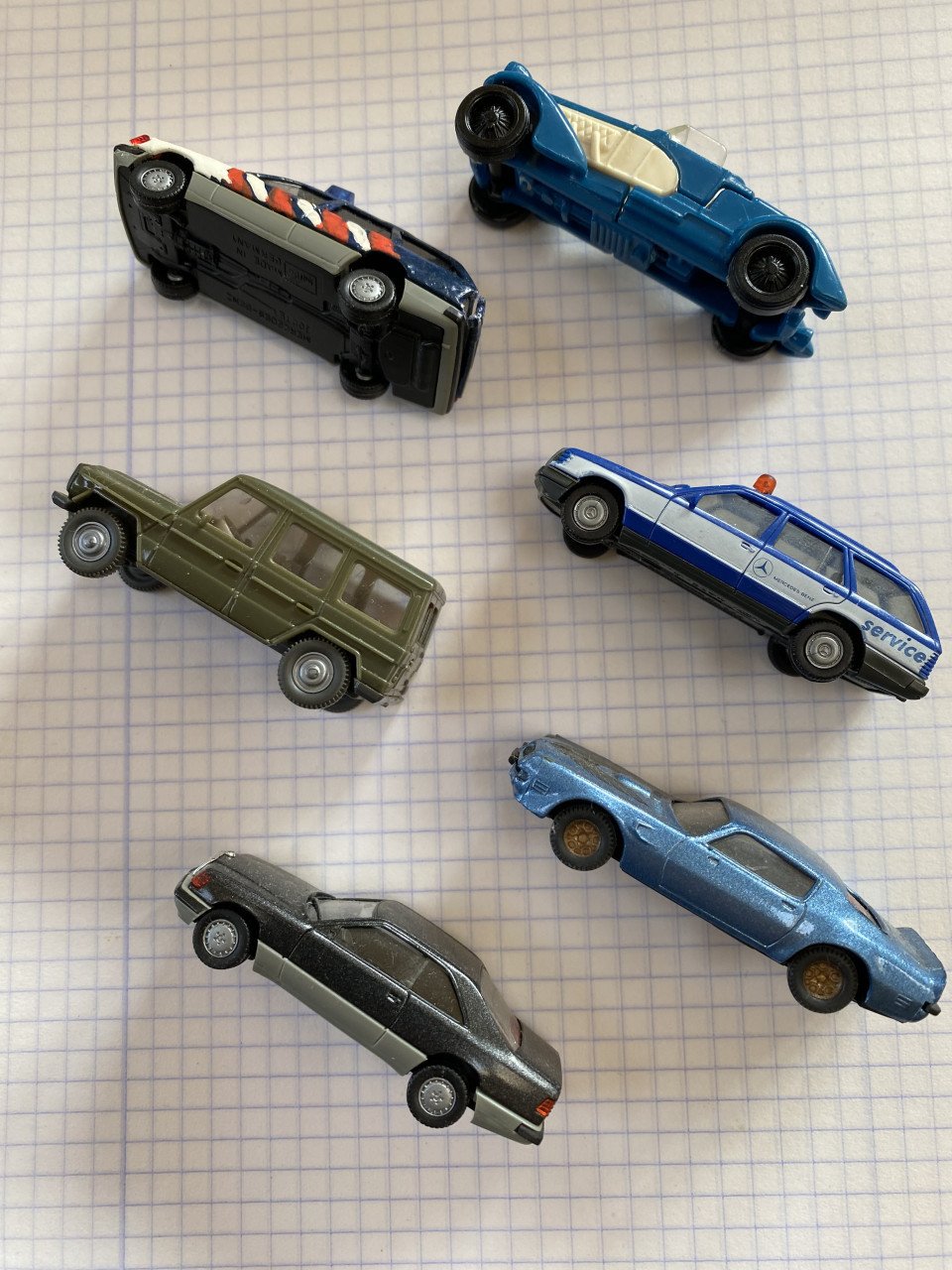 Mini auto’s 🚙 bv voor bij modelspoorbaan