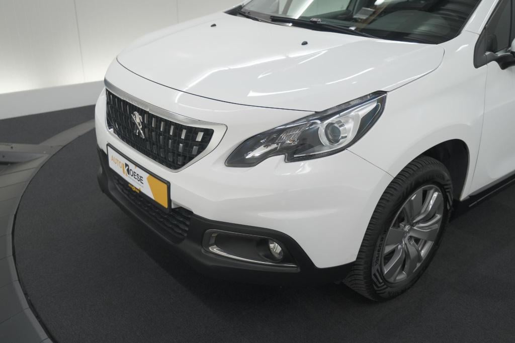 Peugeot 2008 puretech 110 blue lion | trekhaak | apple carplay | navigatie 