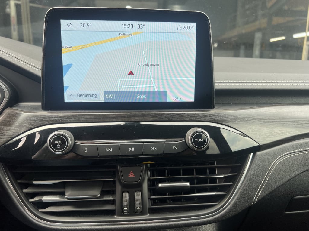 Ford Kuga 2.5 phev e-cvt 225pk vignale , winterpack , b&o , camera