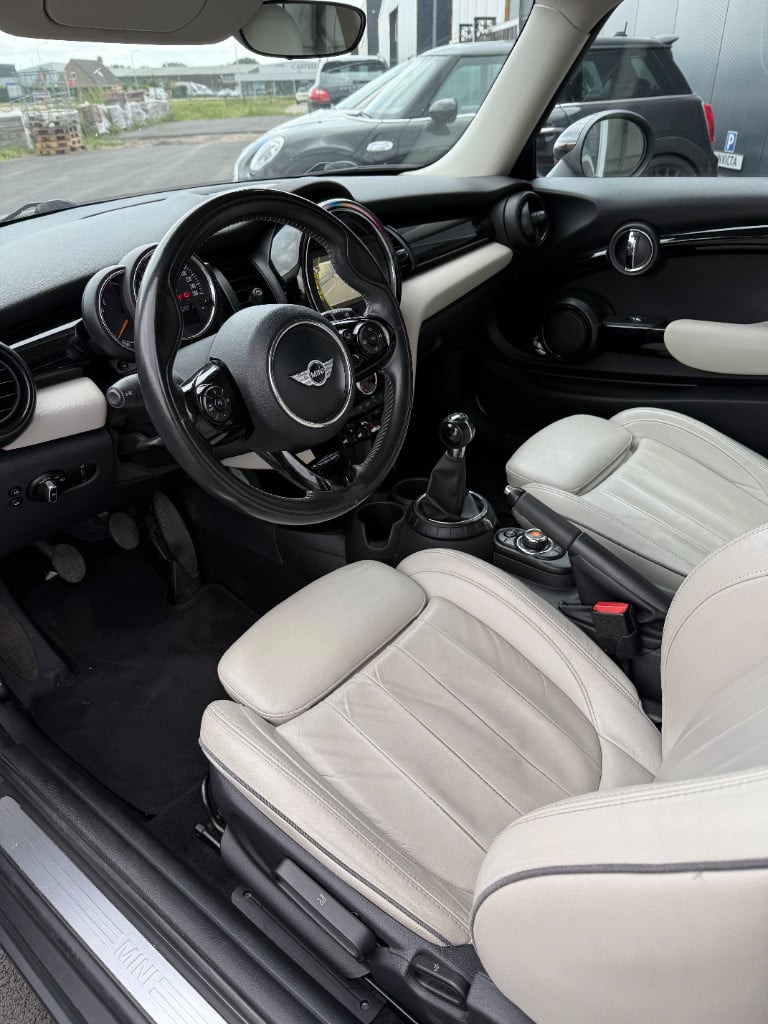 Mini Cooper 1.5 - chili - pano