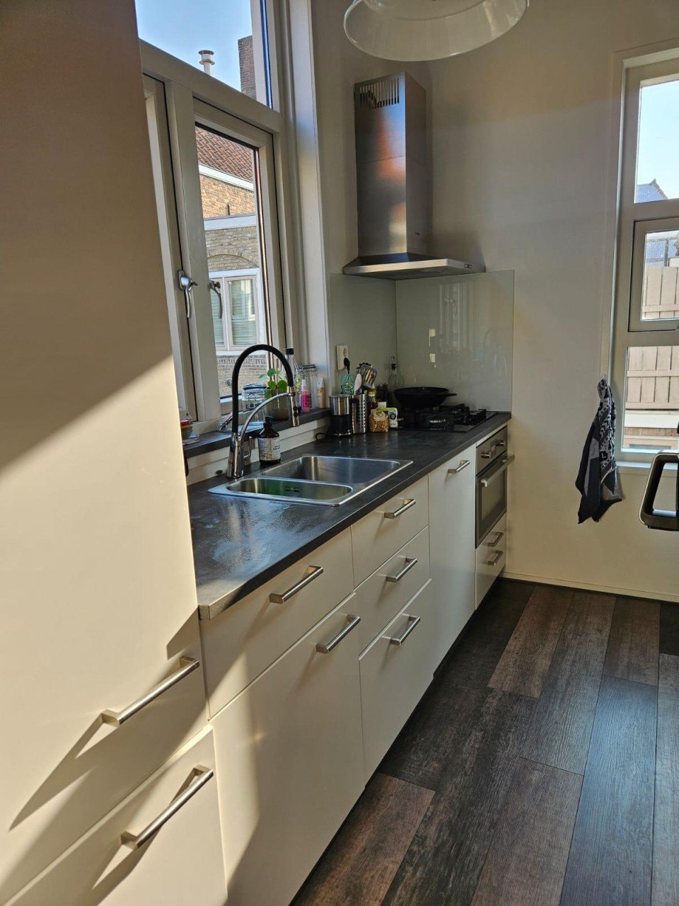 Sfeervolle woning met dakterras in hartje Goes – per direct beschikbaar!
