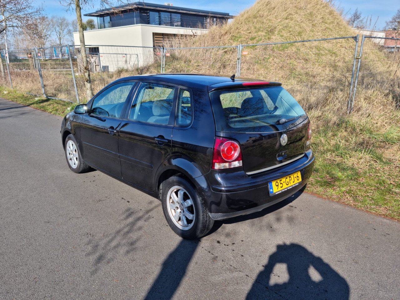 Vw polo 1.4i 16v sportline 5 deurs bj 2006 1 jaar apk