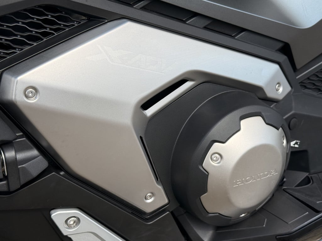 Honda Nc 750 x-adv | adventure pack | btw | akrapovic | sp-connect houder |