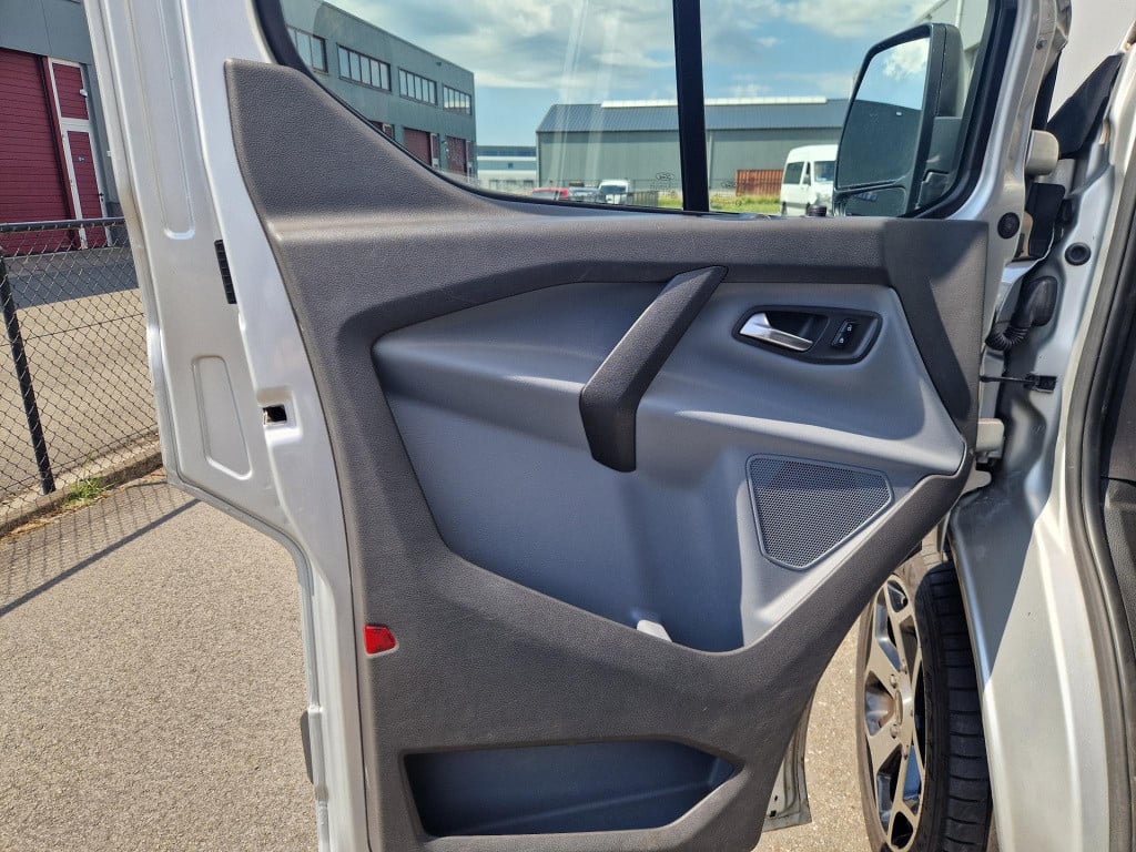 Ford Transit Custom 290 2.2 tdci l2h1 ambiente dc in zeer goede staat met n