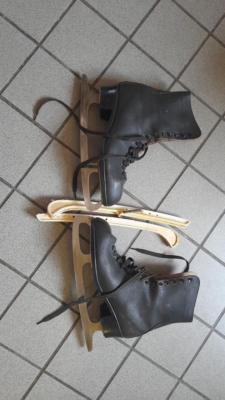 Kunstschaatsen maat 44