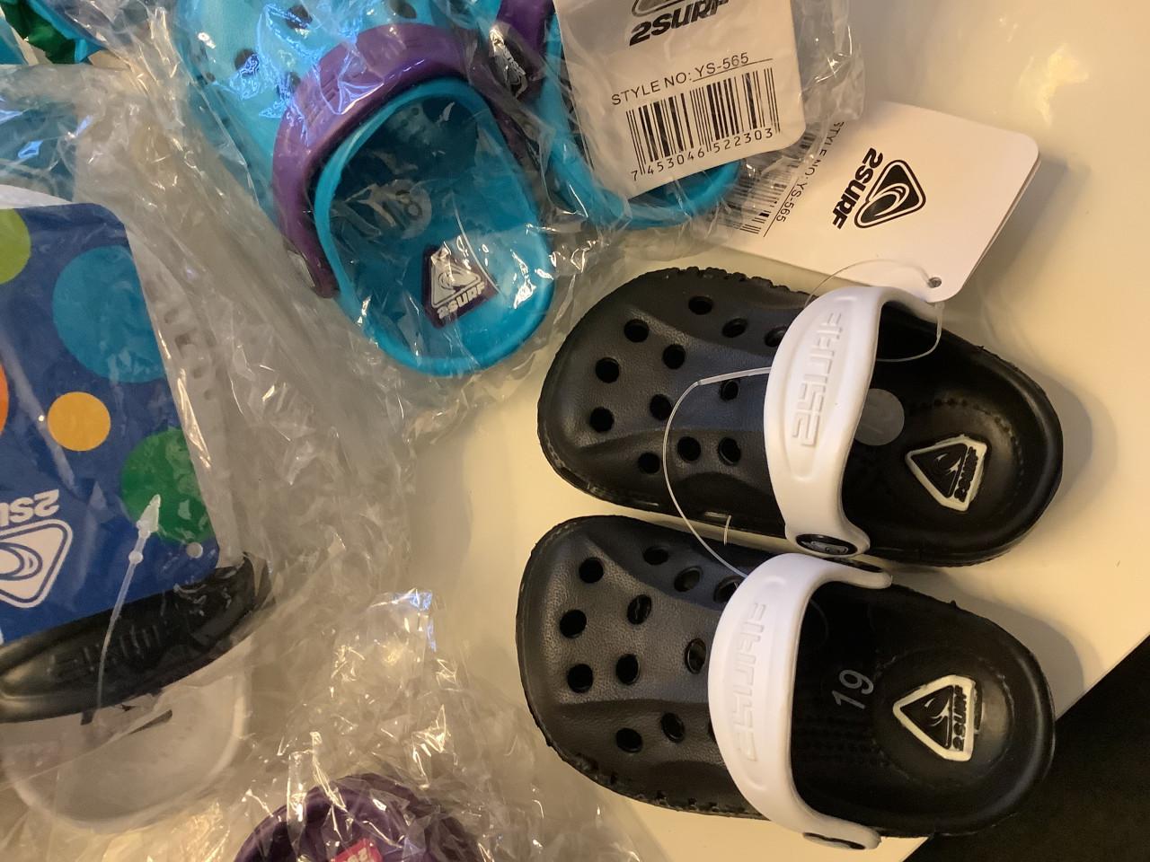 Partij leuke kinder klompen. ( partij 67)