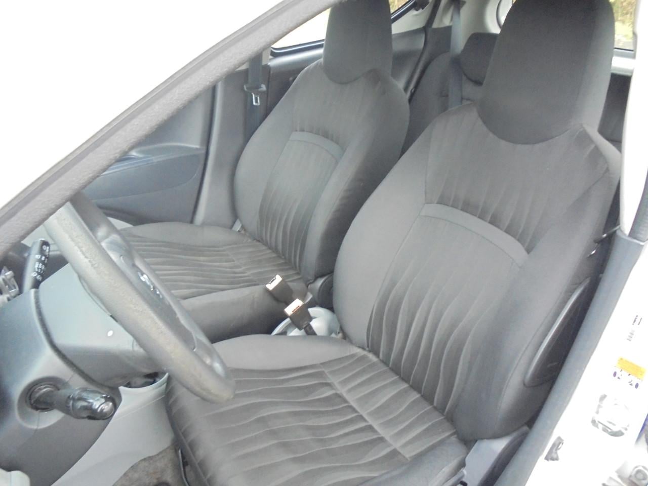 Pixo leuke zeer zuinige auto in een mooie helder witte kleur met N.A.P