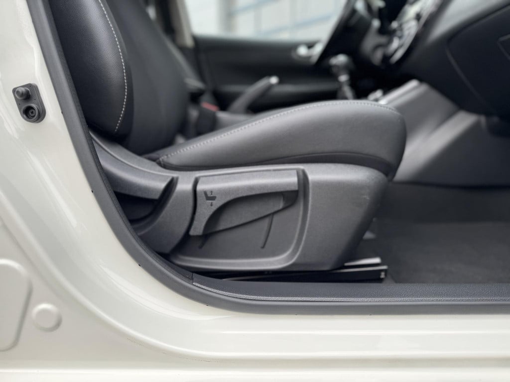 Nissan Pulsar 1.2 dig-t n-connecta | navigatie | camera | keyless entry | c
