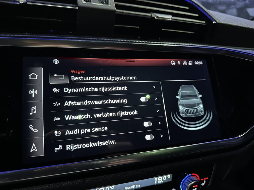 Audi Q3 35 tfsi s edition *pano*camera*trekhaak*