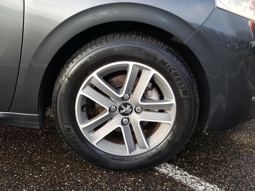 Peugeot 208 envy 1.2 vti 82pk 5d navigatie | cruise & climate control | par