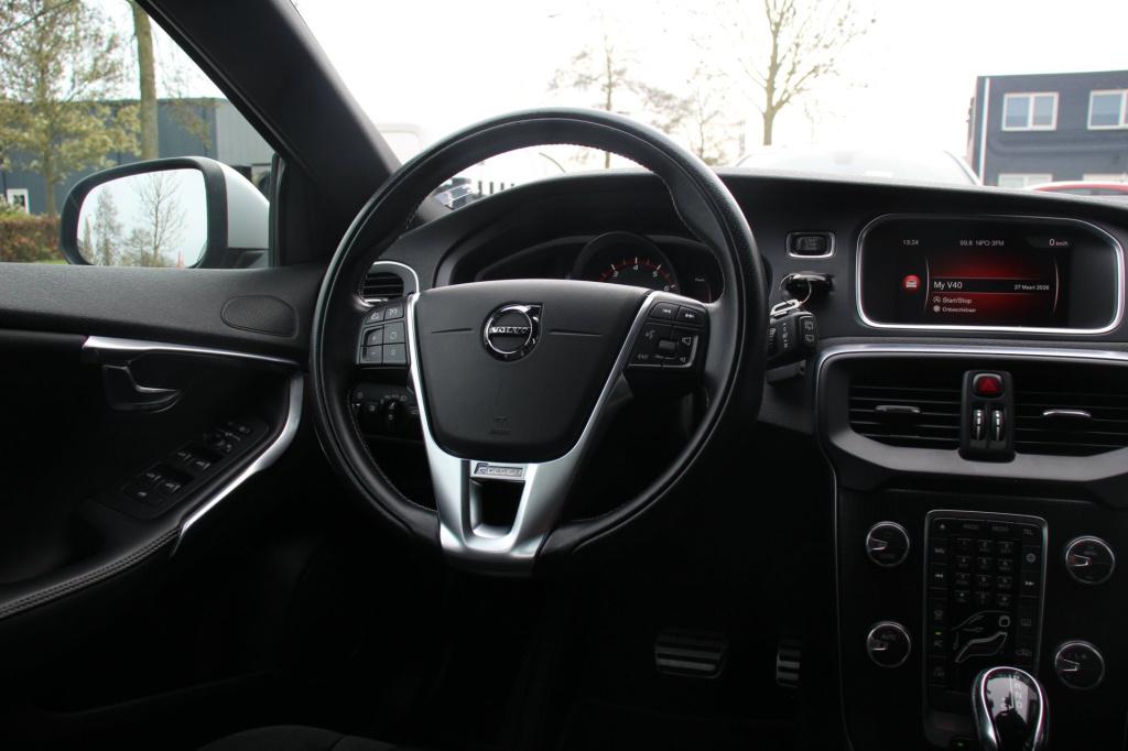 Volvo V40 1.5 t2 r-design automaat - leder/alcantara - led - navi - pdc + c