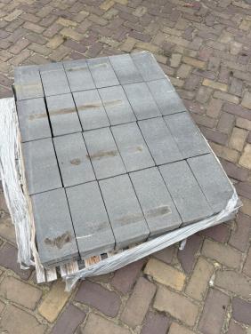 Restpartij betonsteen grijs 15x30x6 - 2,5m2