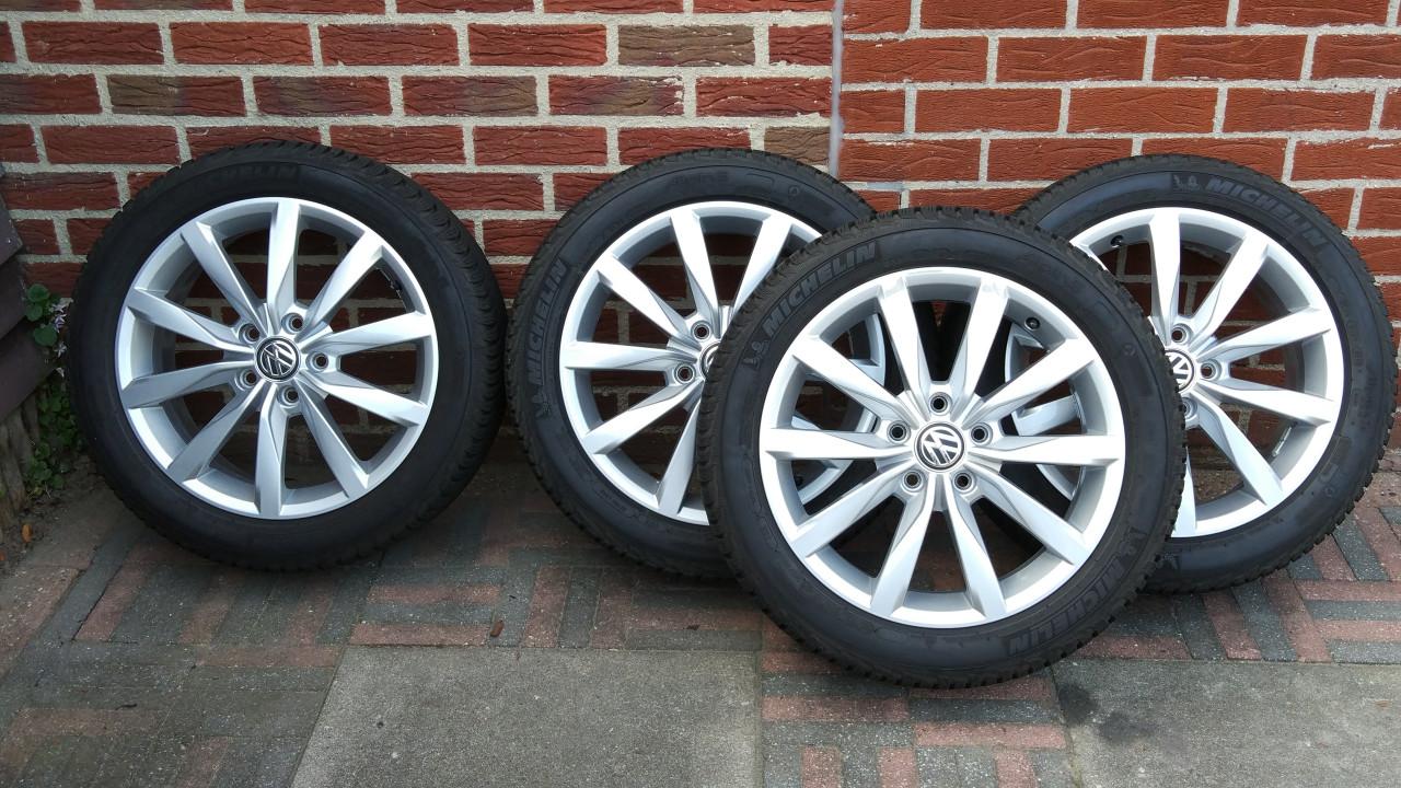 VW Golf Winterbanden + Dijon Velgen 17 inch Orgineel Top Staat
