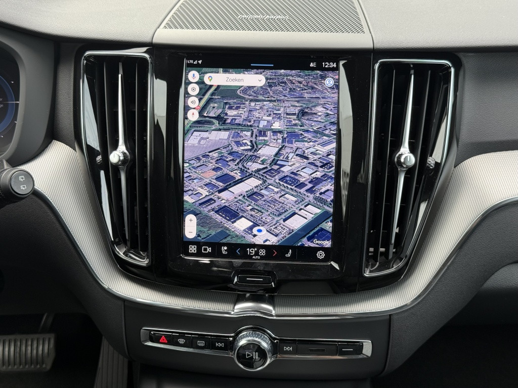 Volvo XC60 t8 455pk recharge ultra black ed| pano| 360 camera| stoel.vent|