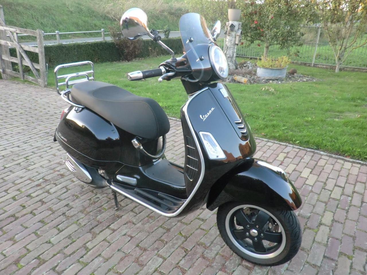 Vespa GTS300ie  2016  14200km  motorscooter