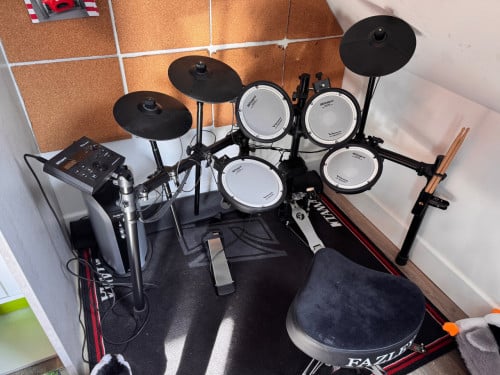 Roland TD-07DMK V-Drums elektronisch drumstel en druk monitor