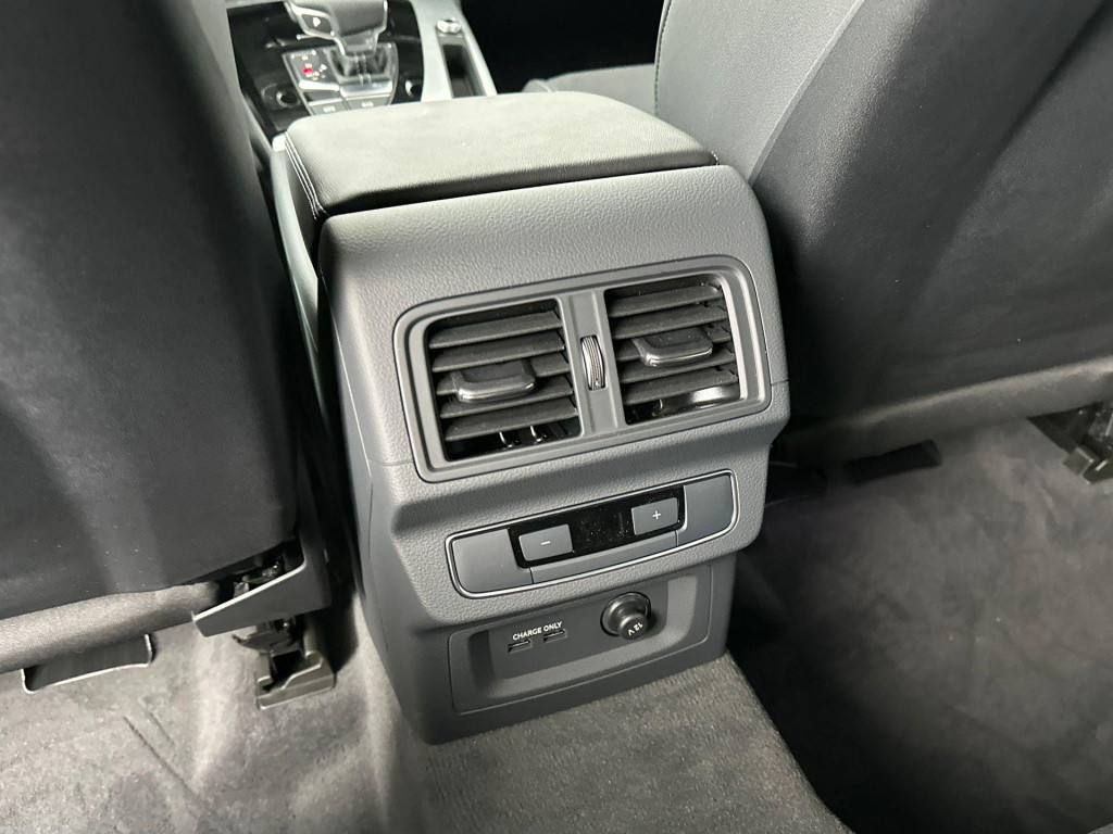 Audi Q5 s edition competition 50 tfsi e 220 kw / 299 pk su
