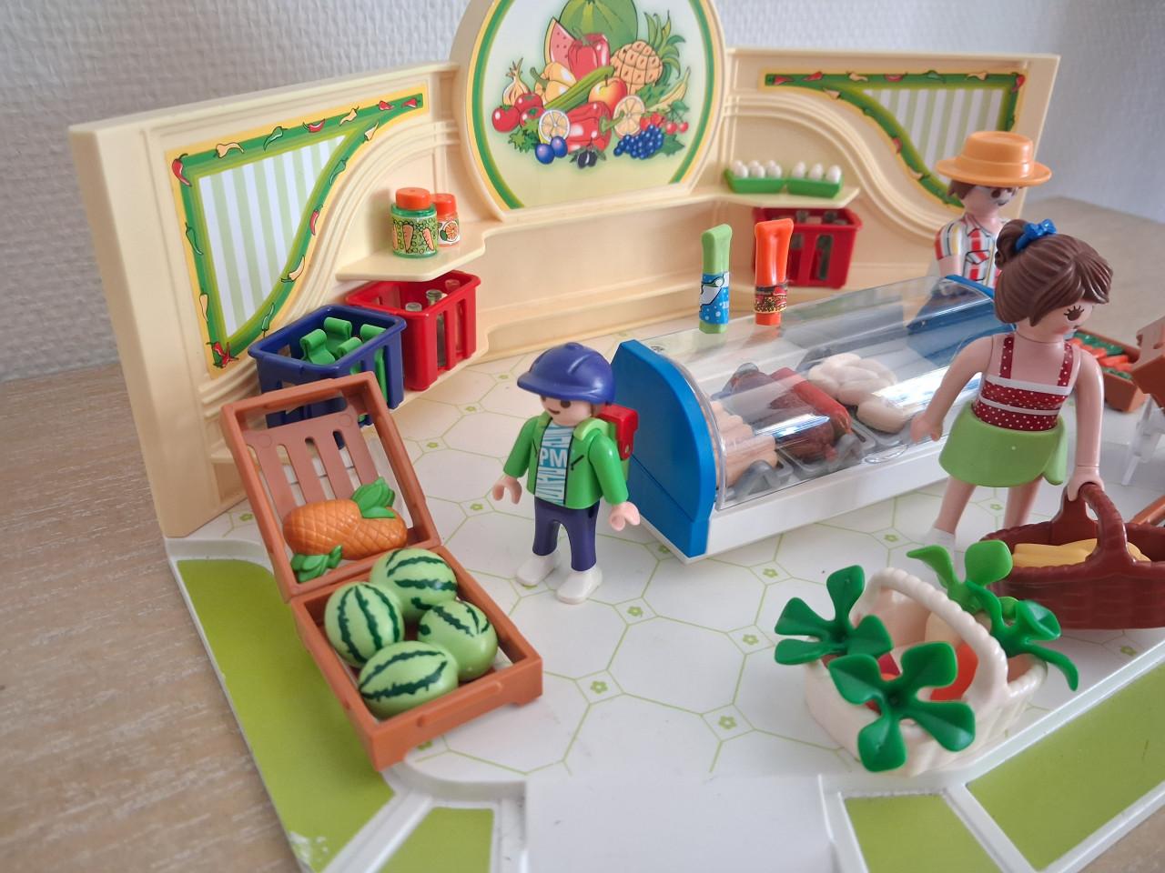 Playmobil winkel met fruit, groente, vlees, fris setnr 9403